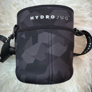 HydroJug Black Geometric Sleeve